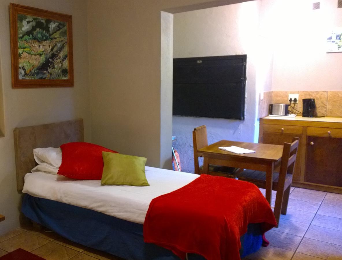 Artkaroo Stay Oudtshoorn Buitenkant foto