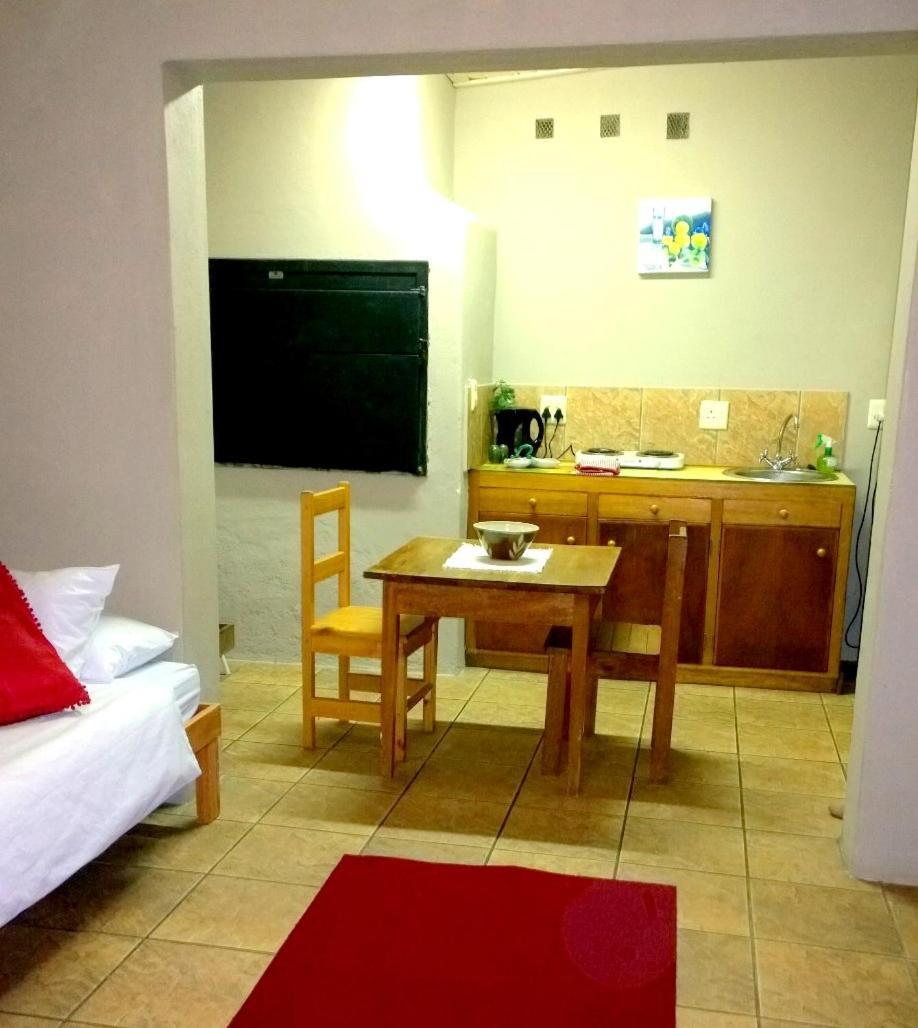 Artkaroo Stay Oudtshoorn Buitenkant foto